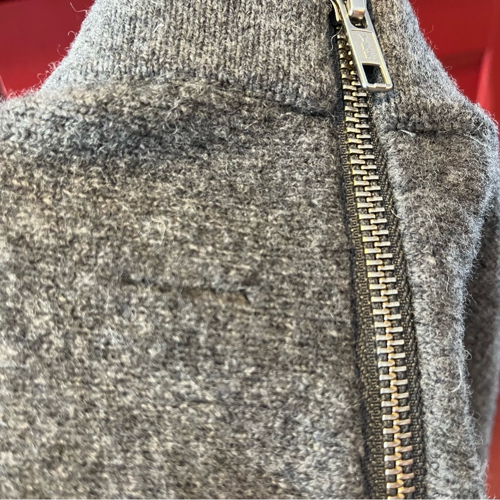 Tahari - Gray Wool Skirt - Size Large - Picture 6 of 6